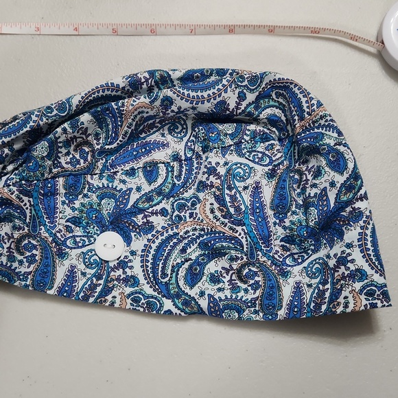 💖💖💖Scrub Cap blue Teal paisley, with buttons to hold mask on. New - Picture 2 of 8